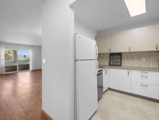 7701 Camino Real A-419, Miami, FL 33143