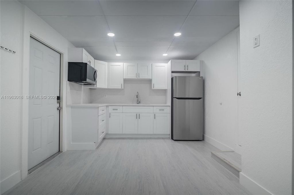 595 NW 139th Ter 2, North Miami, FL 33168