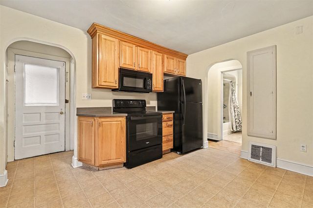 88 Greenbush Street, Manistee, MI 49660