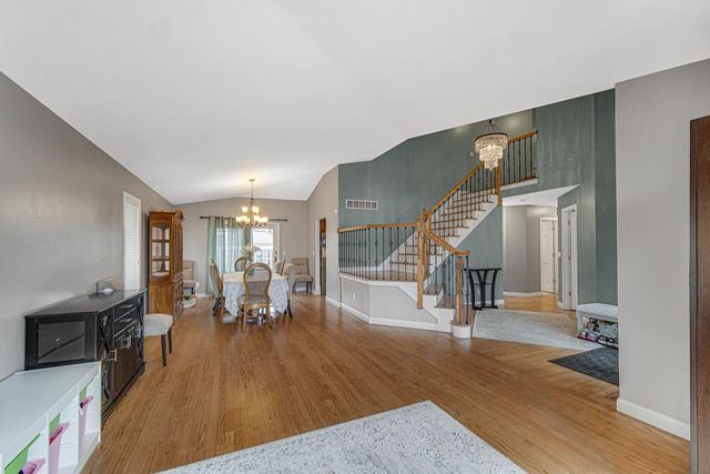 2914 Morningside Drive, Crown Point, IN 46307