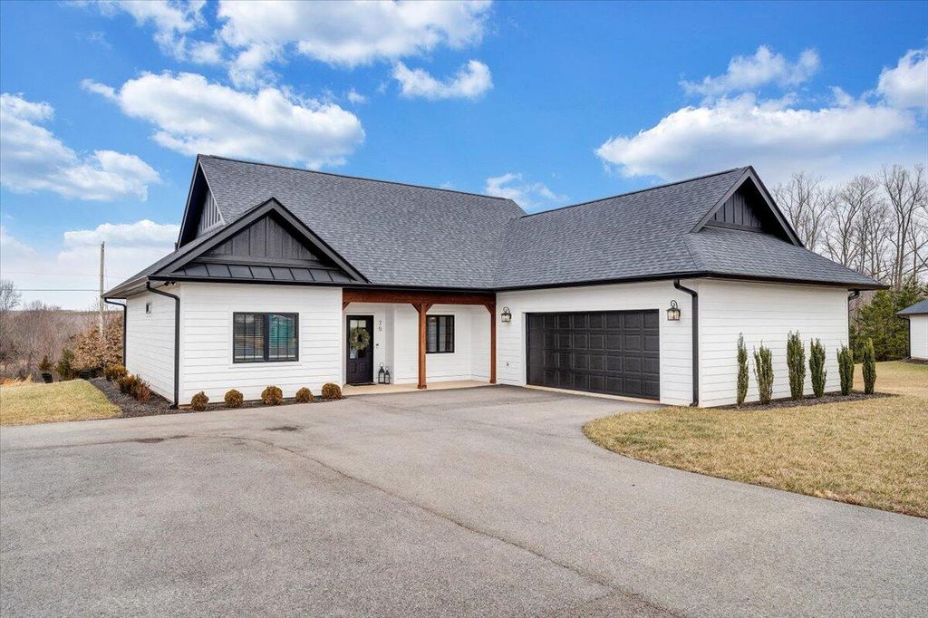 75 Wading Crane LN, Wirtz, VA 24184