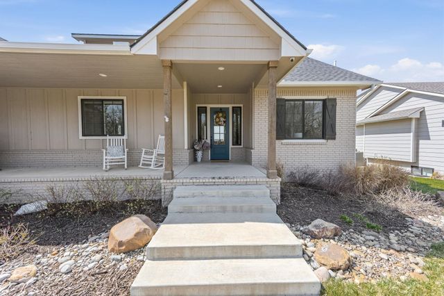 4929 W Wavecrest Cir, Wichita, KS 67205