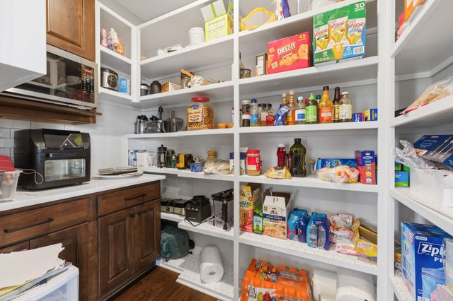 4929 W Wavecrest Cir, Wichita, KS 67205