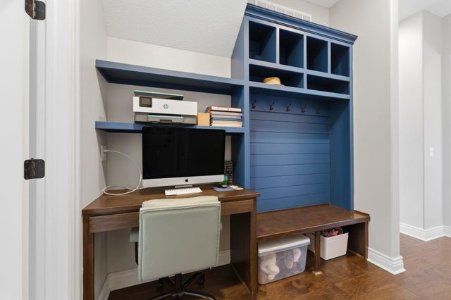 4929 W Wavecrest Cir, Wichita, KS 67205