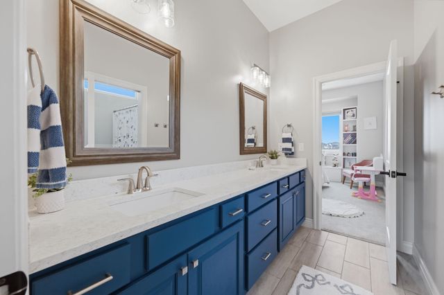 4929 W Wavecrest Cir, Wichita, KS 67205