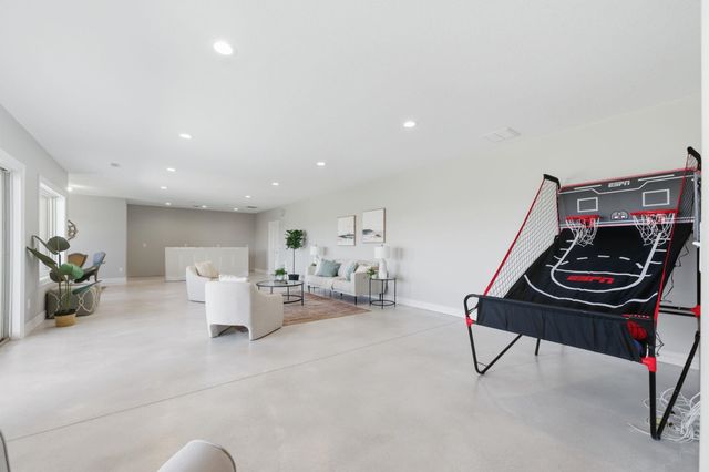 4929 W Wavecrest Cir, Wichita, KS 67205