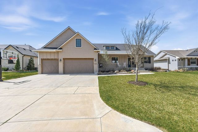 4929 W Wavecrest Cir, Wichita, KS 67205
