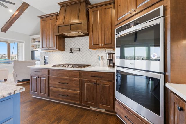 4929 W Wavecrest Cir, Wichita, KS 67205