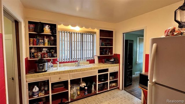 20236 Spencer Street, Detroit, MI 48234