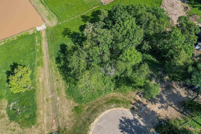 L13 Glacier Forest Court, Verona, WI 53593