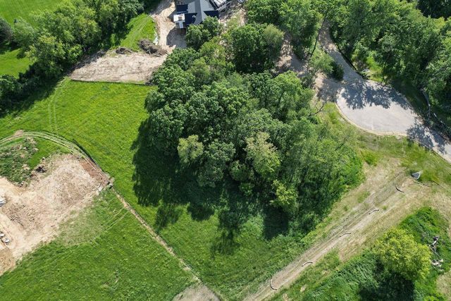 L13 Glacier Forest Court, Verona, WI 53593