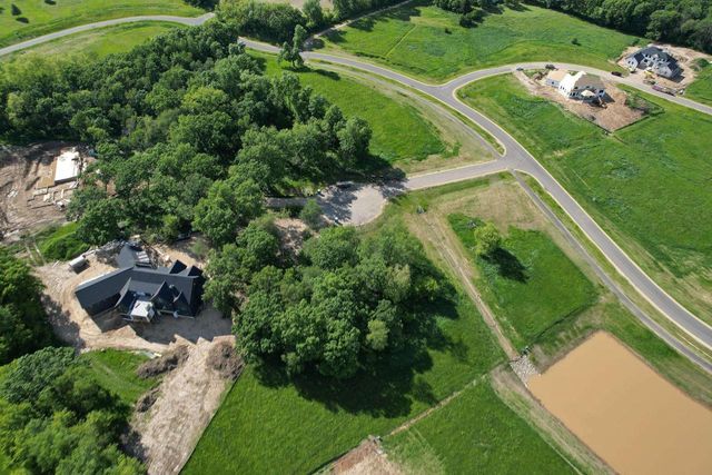 L13 Glacier Forest Court, Verona, WI 53593