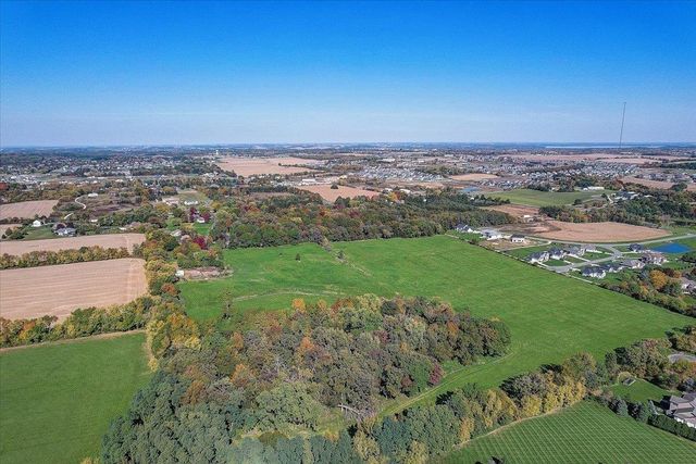 L13 Glacier Forest Court, Verona, WI 53593