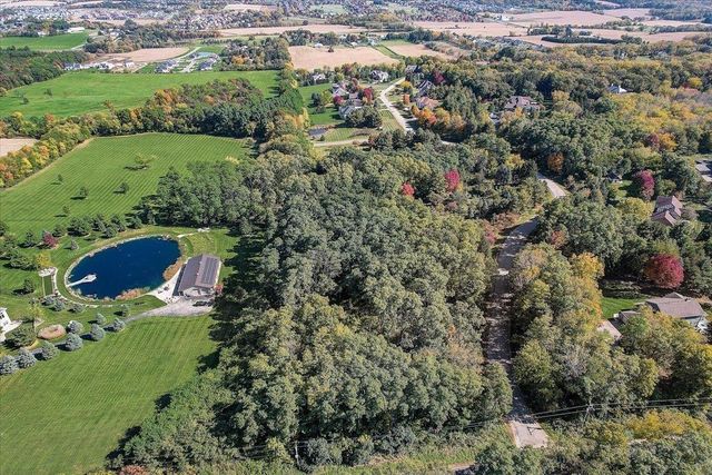 L13 Glacier Forest Court, Verona, WI 53593