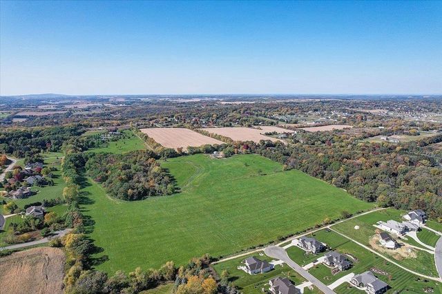 L13 Glacier Forest Court, Verona, WI 53593