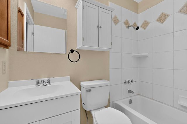 4832 Platinum Loop NE, Rio Rancho, NM 87124