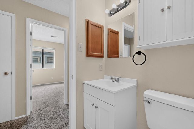 4832 Platinum Loop NE, Rio Rancho, NM 87124