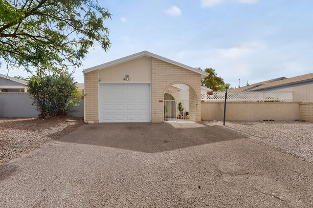 4832 Platinum Loop NE, Rio Rancho, NM 87124