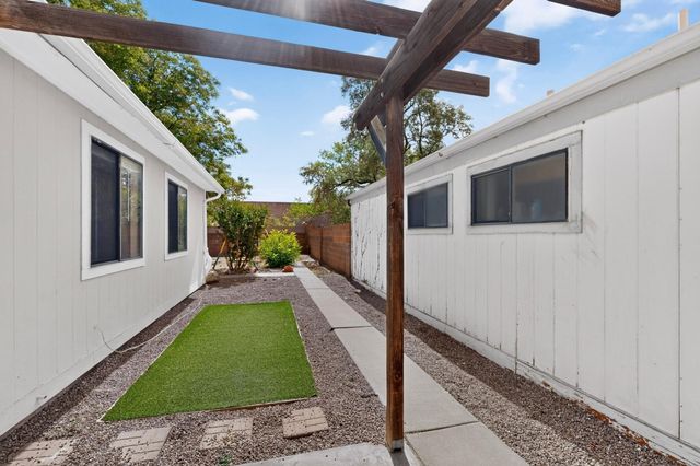 4832 Platinum Loop NE, Rio Rancho, NM 87124