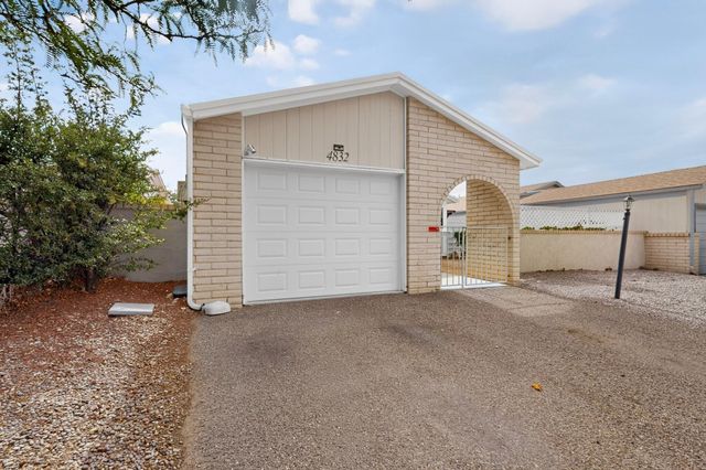 4832 Platinum Loop NE, Rio Rancho, NM 87124