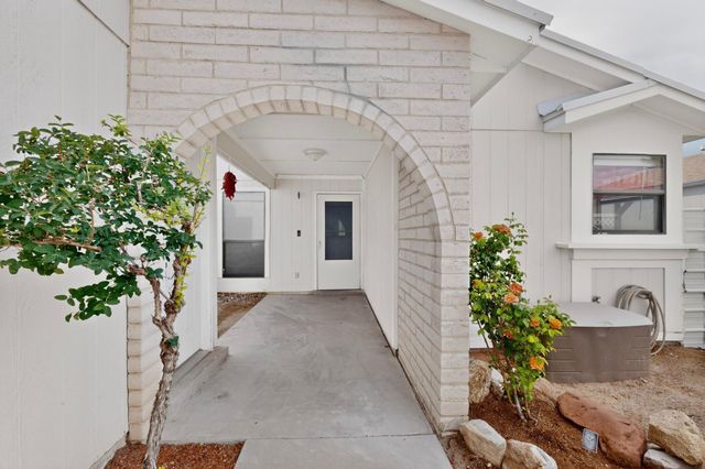 4832 Platinum Loop NE, Rio Rancho, NM 87124