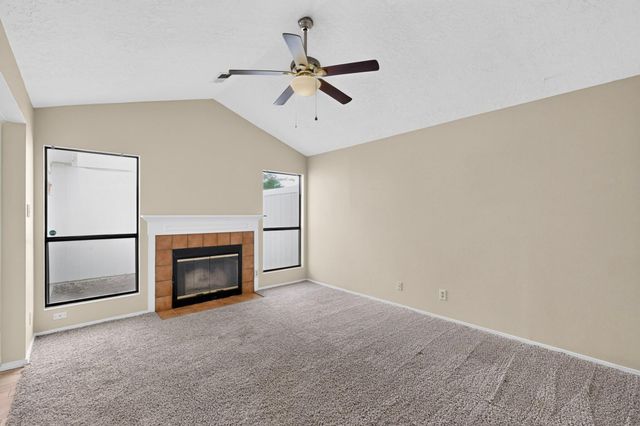 4832 Platinum Loop NE, Rio Rancho, NM 87124