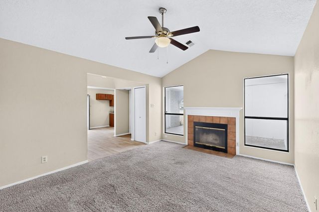 4832 Platinum Loop NE, Rio Rancho, NM 87124