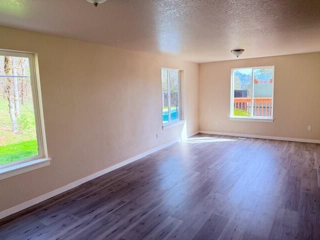 7774 Riverbanks Road, Grants Pass, OR 97527