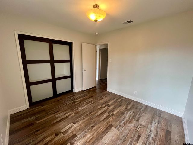 302 Mobile, Tyler, TX 75703