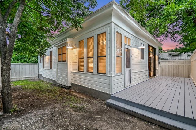 1711 Eva ST, Austin, TX 78704
