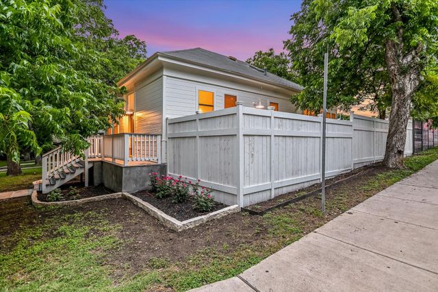 1711 Eva ST, Austin, TX 78704