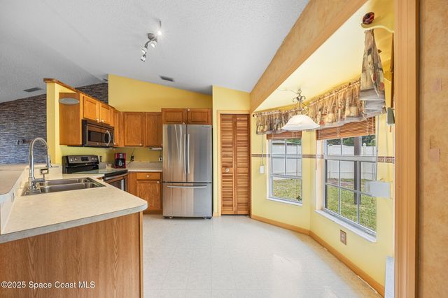 1316 Jarvis Street NW, Palm Bay, FL 32907