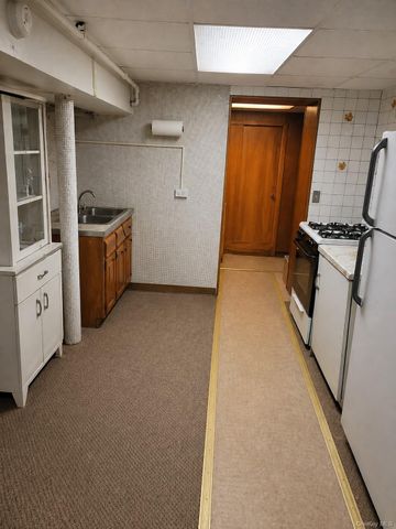 818 E 227th Street, Bronx, NY 10466