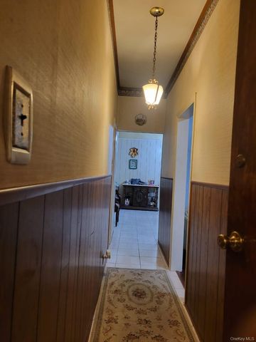 818 E 227th Street, Bronx, NY 10466