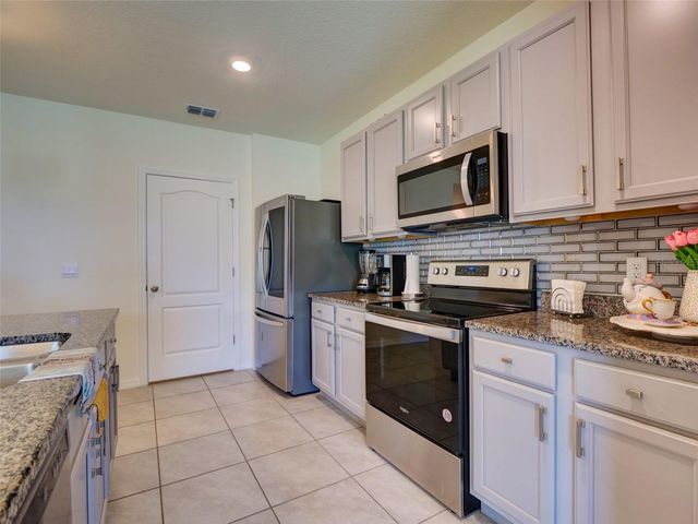 11244 AMBER RIDGE DRIVE, Zellwood, FL 32798