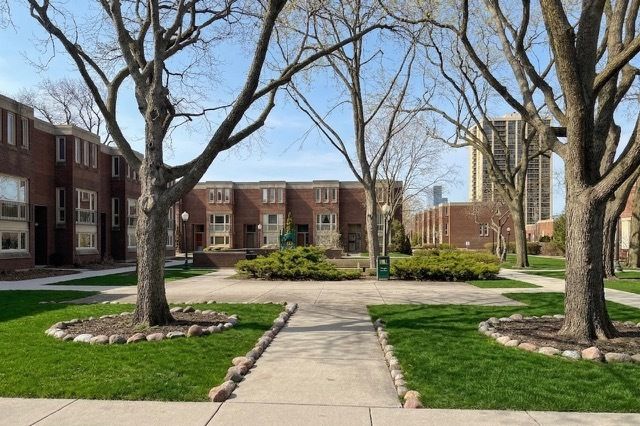 2817 S Michigan Avenue A, Chicago, IL 60616