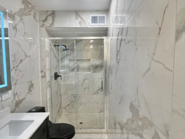 2817 S Michigan Avenue A, Chicago, IL 60616