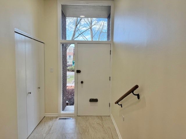 2817 S Michigan Avenue A, Chicago, IL 60616