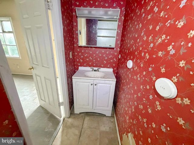 2039 WINTERGREEN PL, Rosedale, MD 21237