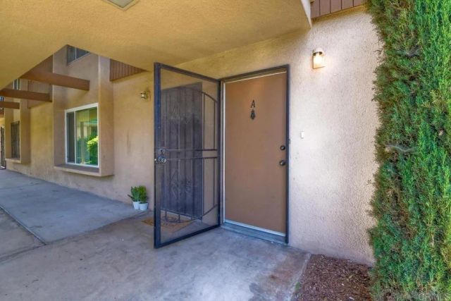 540 Oakdale Lane A, El Cajon, CA 92021