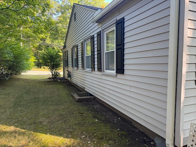 51 State Rd E, Westminster, MA 01473