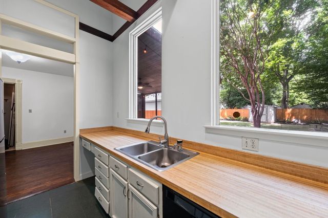 1808 LINDEN AVE, Memphis, TN 38104