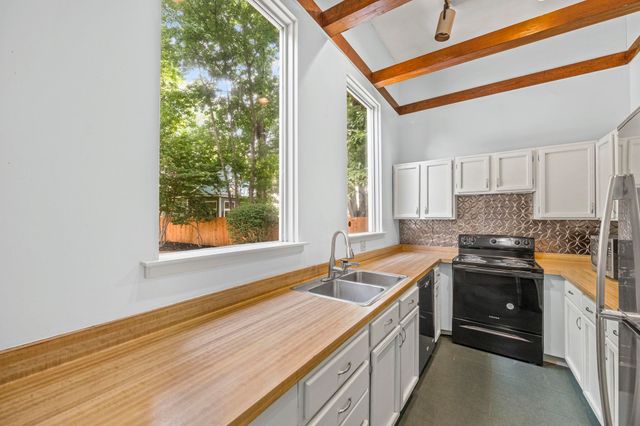 1808 LINDEN AVE, Memphis, TN 38104