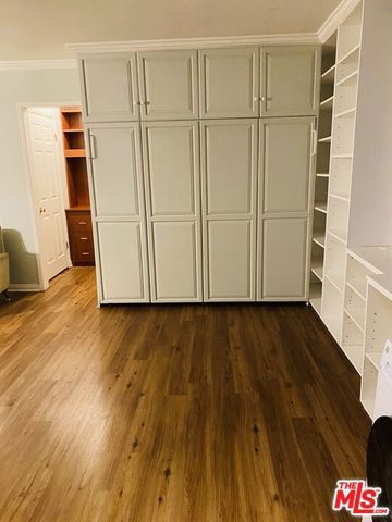 446 San Vicente Boulevard 107, Santa Monica, CA 90402