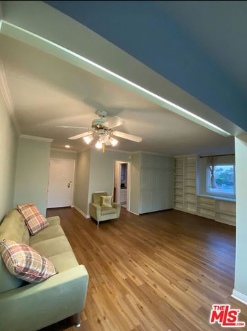 446 San Vicente Boulevard 107, Santa Monica, CA 90402