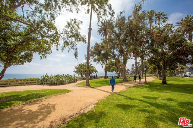 446 San Vicente Boulevard 107, Santa Monica, CA 90402