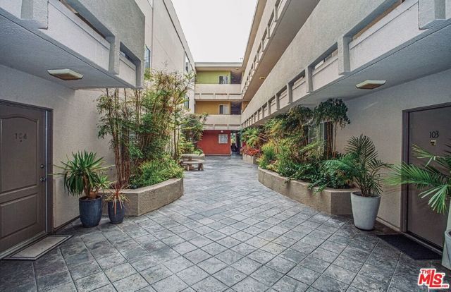 446 San Vicente Boulevard 107, Santa Monica, CA 90402