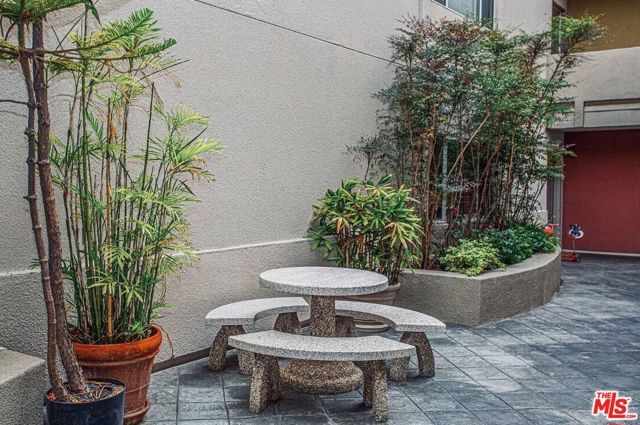446 San Vicente Boulevard 107, Santa Monica, CA 90402