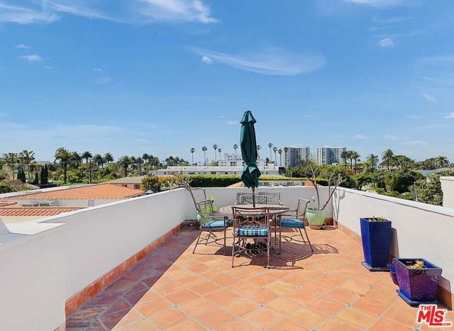 446 San Vicente Boulevard 107, Santa Monica, CA 90402