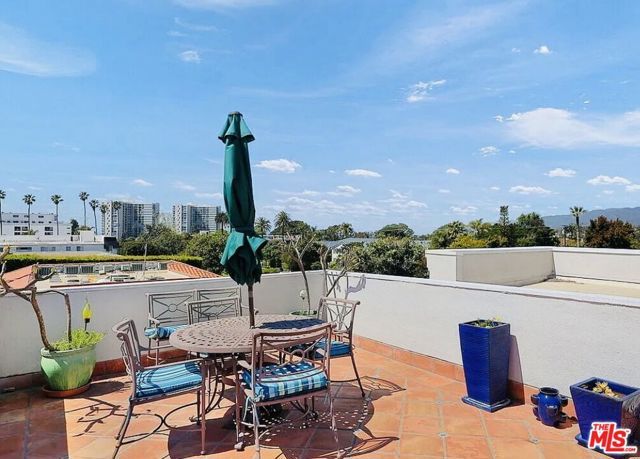 446 San Vicente Boulevard 107, Santa Monica, CA 90402